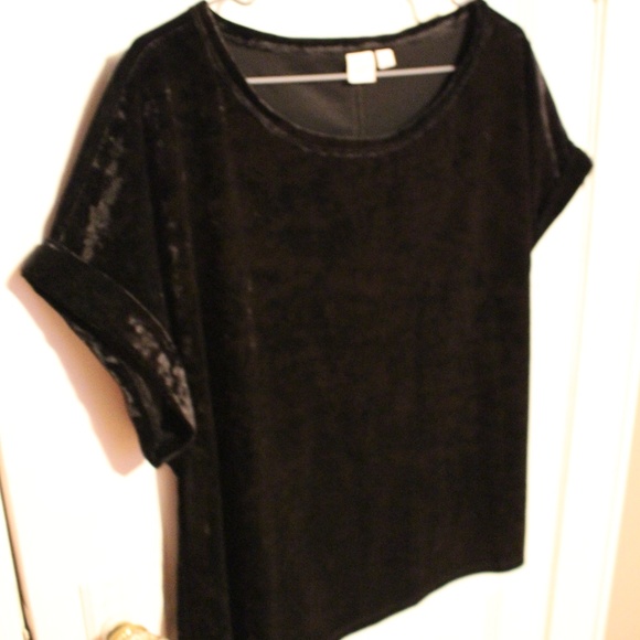 Black Velvet Top - Picture 4 of 6